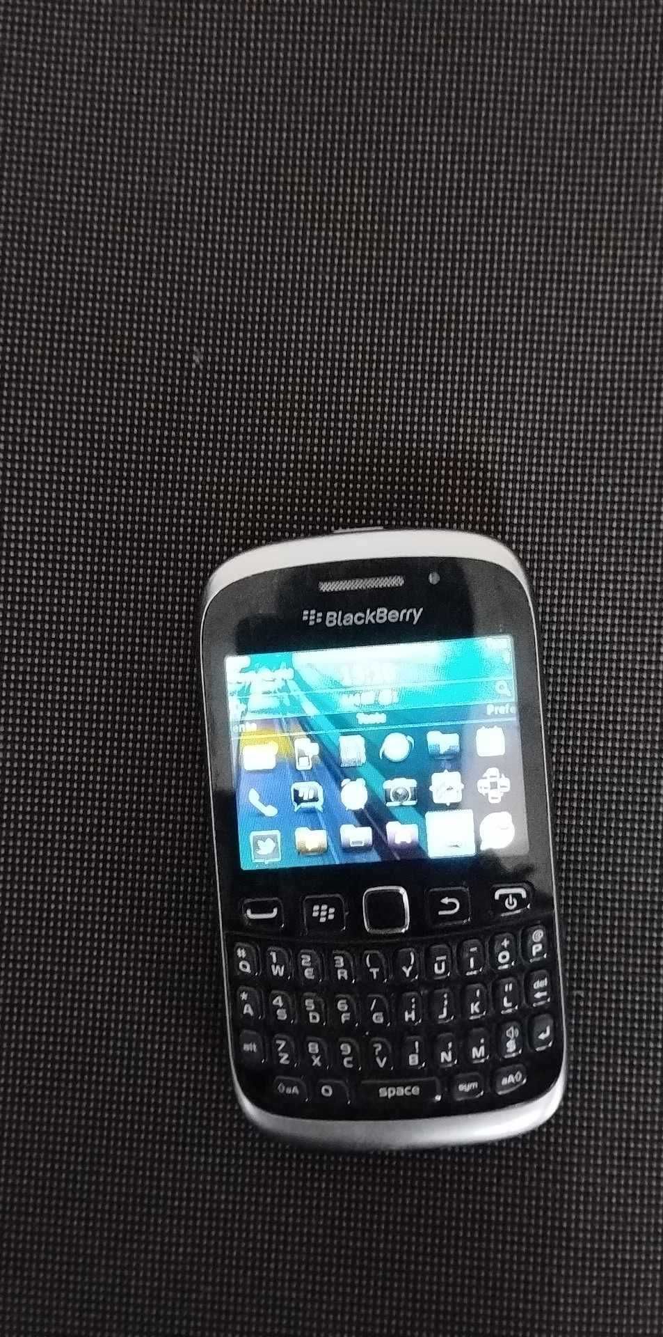 Blackberry 9320 in stare foarte buna-ca NOU !!!