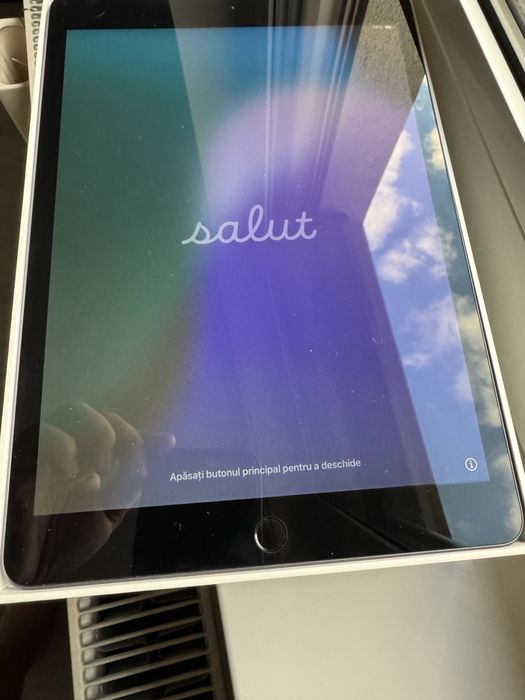 Vand IPAD 7 , wifi , cutie, impecabil