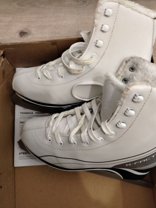 Patine femei X-Fact Susan Ii alb, marimea 37
Susan II - Alb
Patine pen