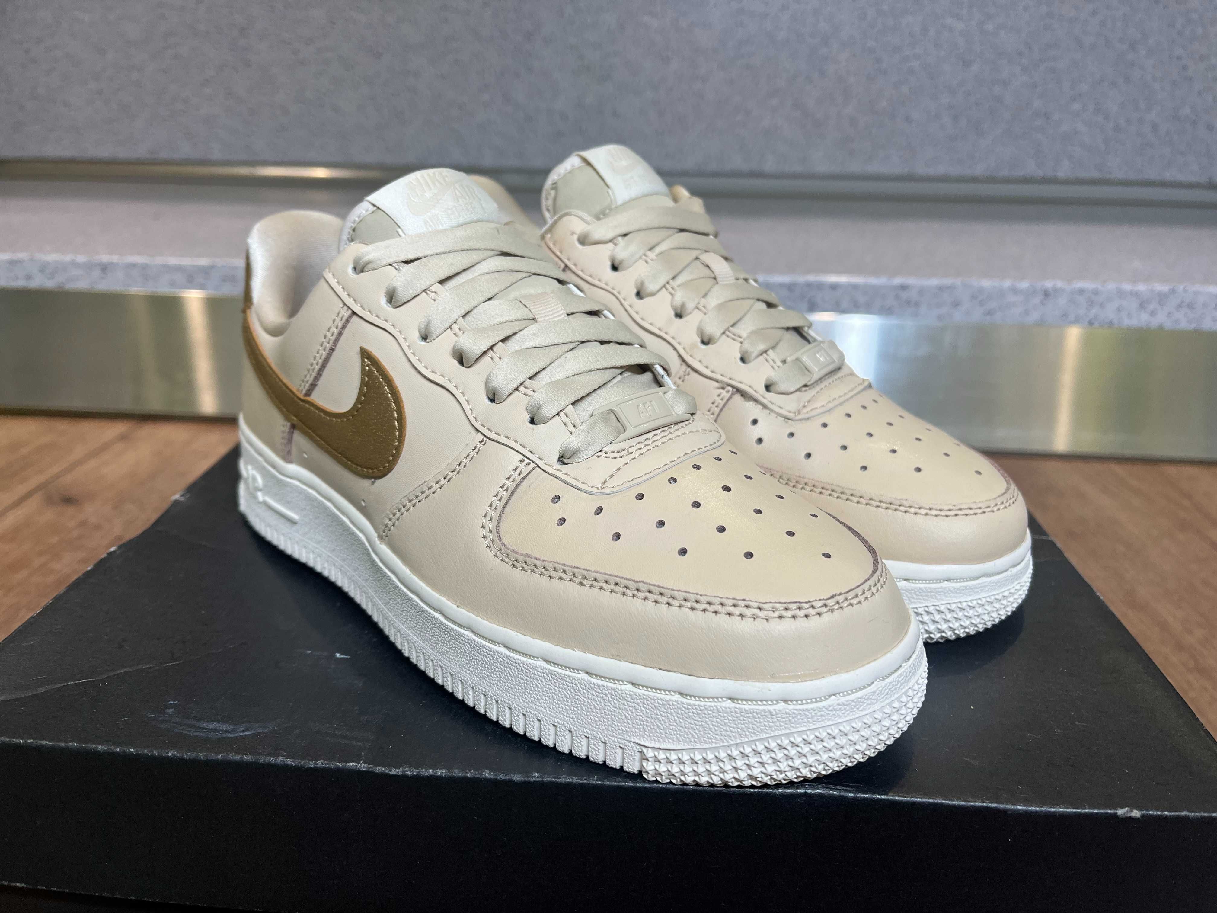 ОРИГИНАЛНИ *** Nike Air Force 1 Low '07 Sanddrift Metallic Gold