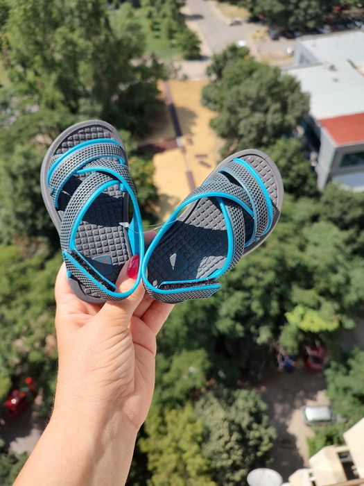 22 ном Примарк маратонки, обувки и Сандали тип джапанки