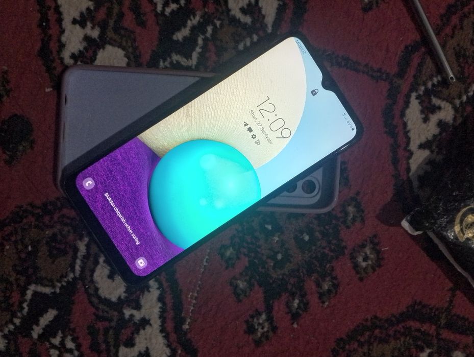 Samsung galaxy A02 xolati yaxshi aybi yoq xotira 32gb