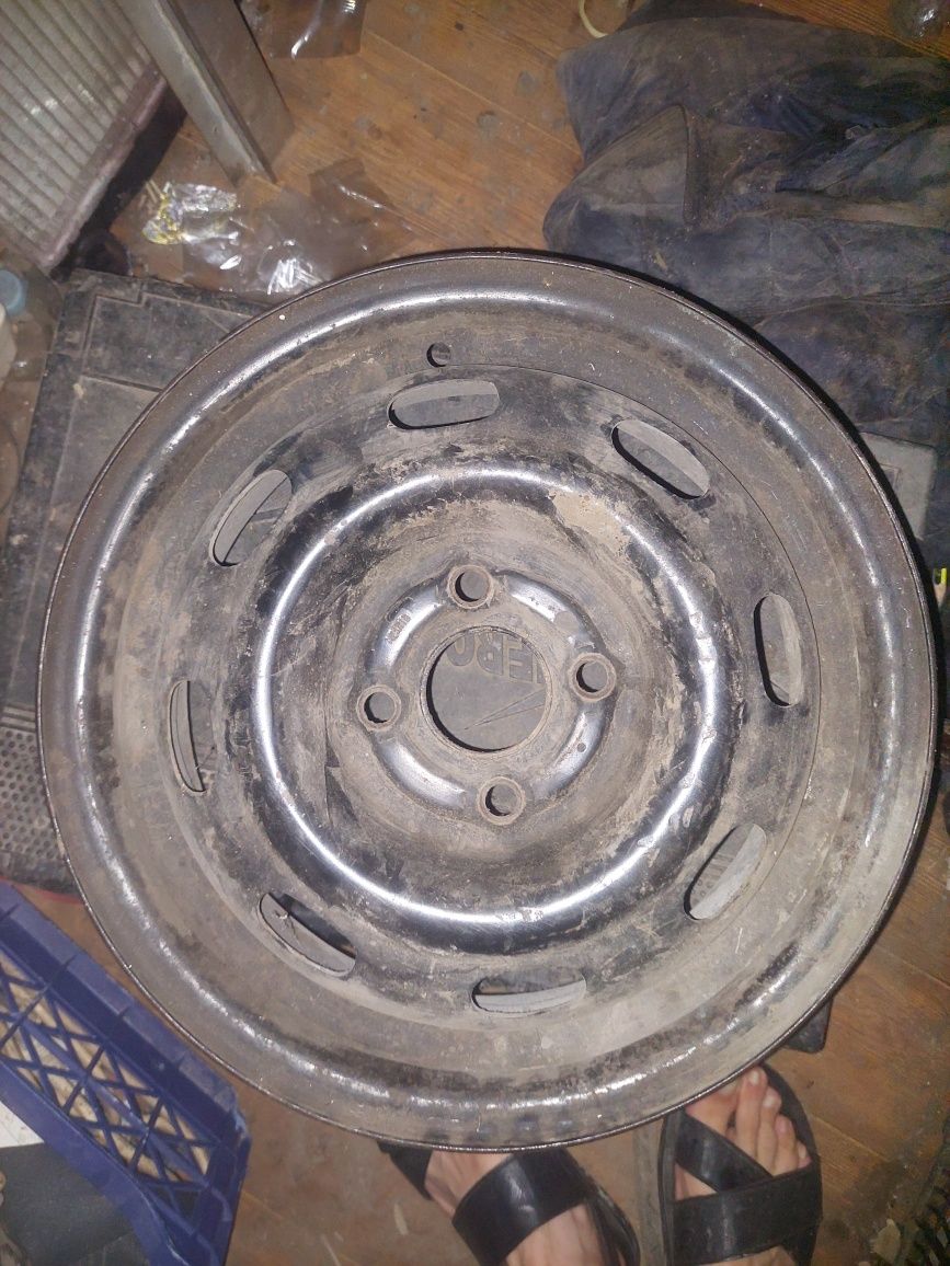 Продам диск р14 на жигу.