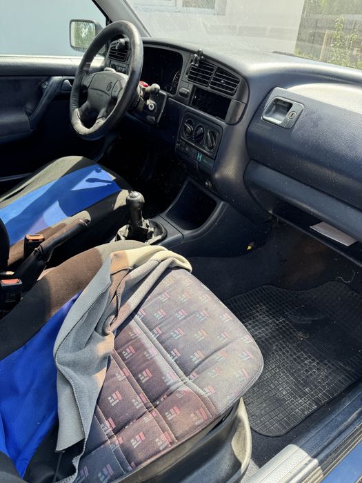 Vand Golf 3 1.8 benzina