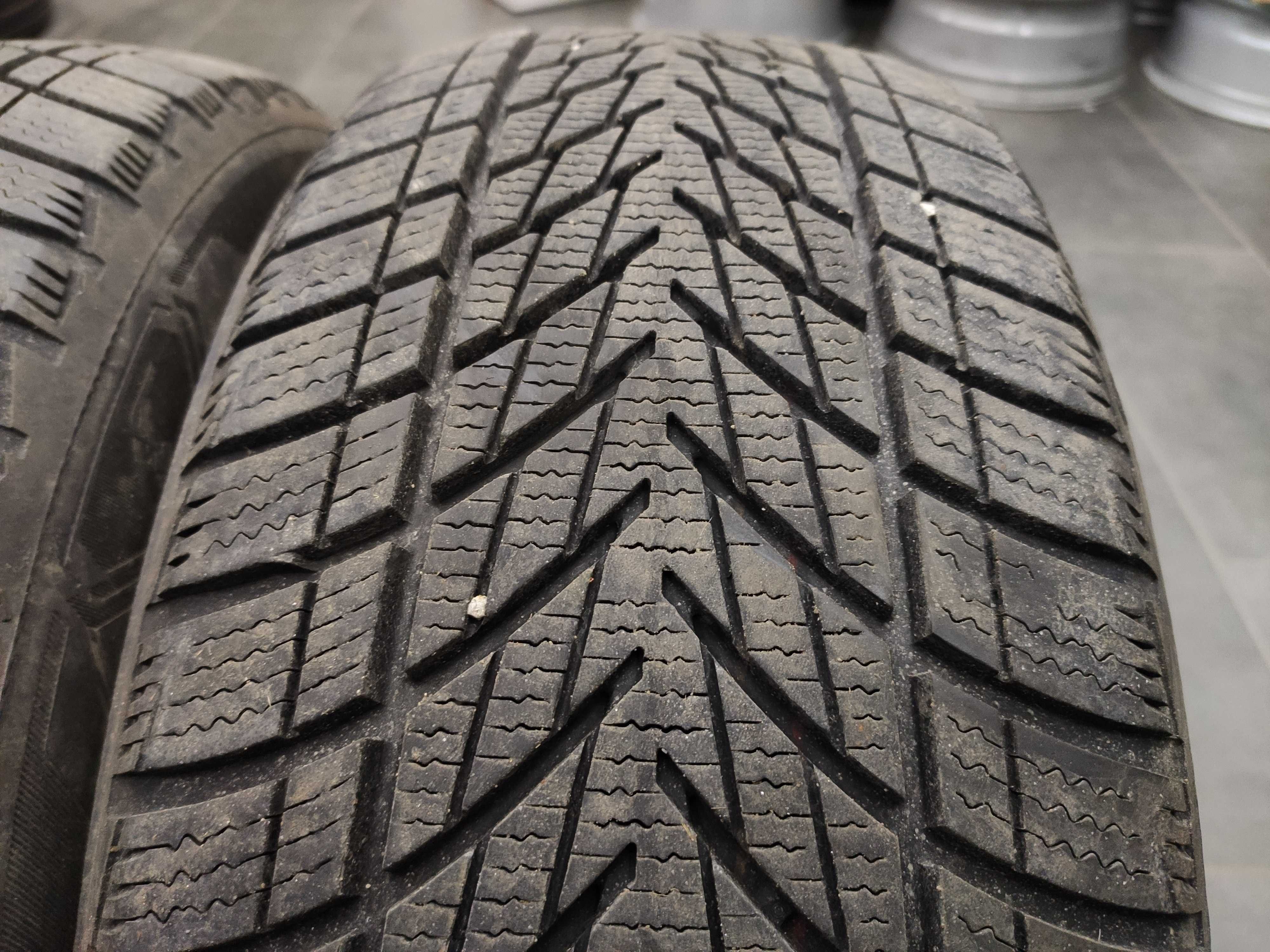 2бр Зимни гуми 205 55 16 - Goodyear - DOT 2023 -