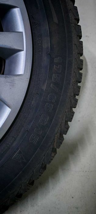 Jante tabla R15 si Anvelope Iarna 175/65/15 Toyota 4 prezoane