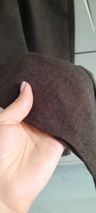 Pantaloni Zara- noi, cu etichetă