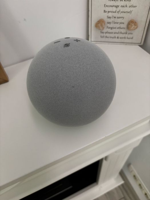 Boxa Smart Amazon Echo (newest gen)