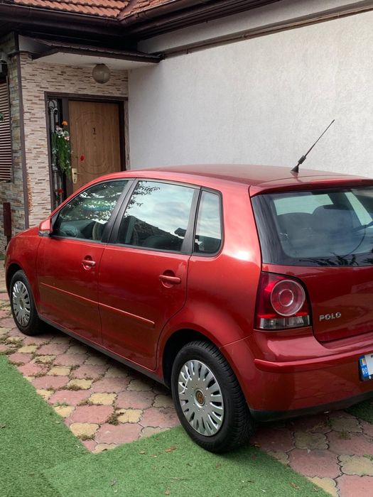 Polo rosu an 2007