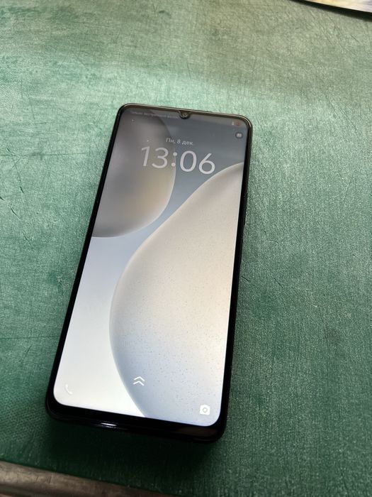 Vivo Y 04 telefoni sotiladi 4/128gb