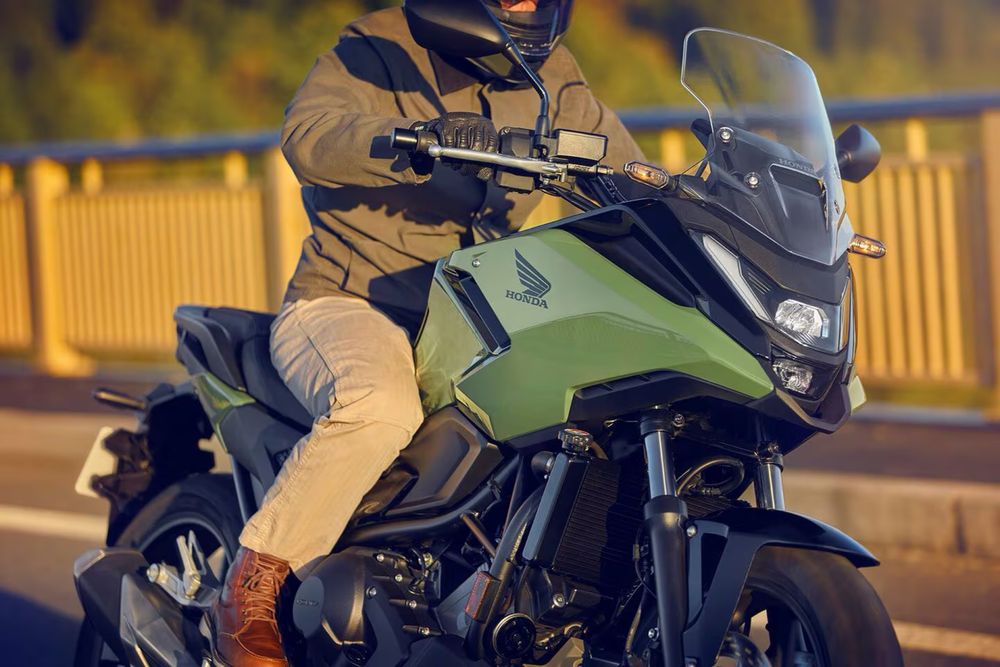 In stoc o bucata: 2025 Honda NC750X DCT ABS Nou
