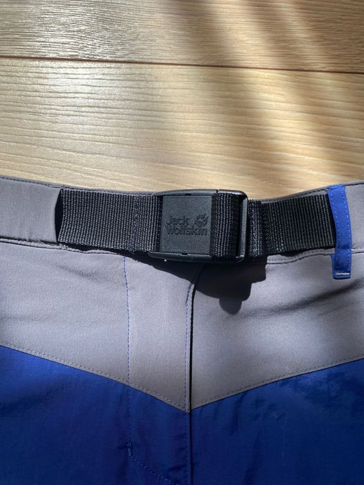 Jack Wolfskin -pantaloni drumetii, stare foare buna, dame ,34