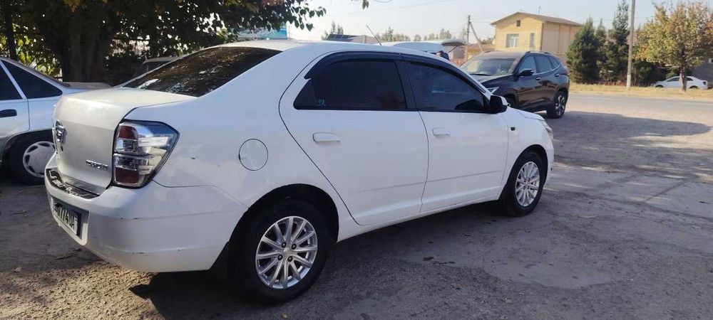 Автомобил сотилади