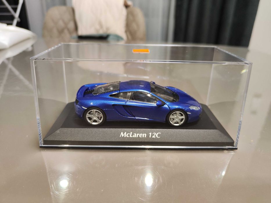 Колекционерски автомобил, Mclaren 12C Roadcar (2011), Minichamps 1:43