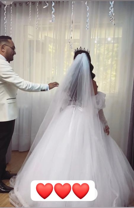 Rochie mireasa , tip prințesă .Arata impecabil!!