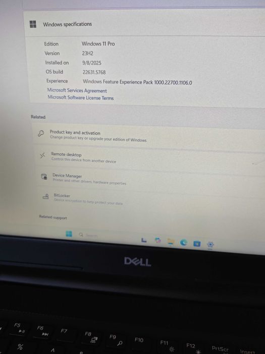 Laptop Dell i5-8265U CPU, 8 GB RAM 240 GB SSD, Win 11 Pro
