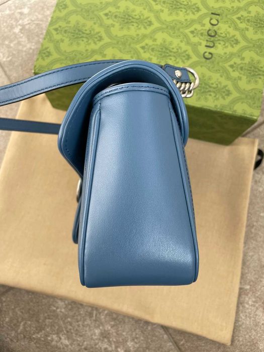 Geanta Gucci din piele albastra autentica Gucci Marmont, maner si lant