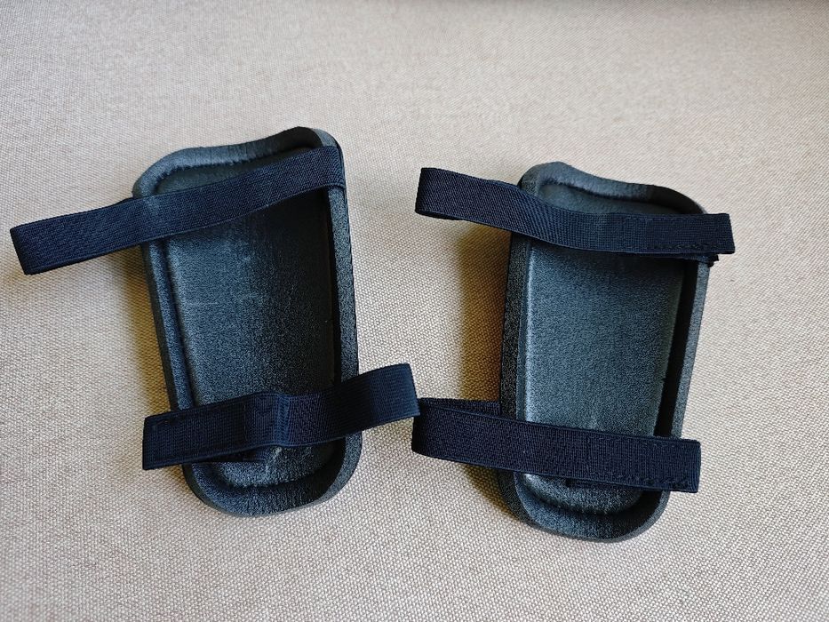 Apărători fotbal Kipsta, mărimea M