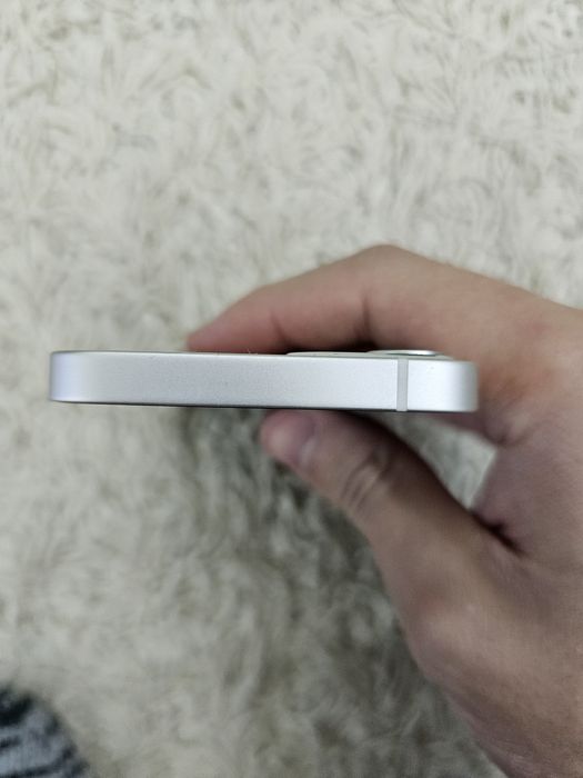 iPhone 12 мини много запазен!