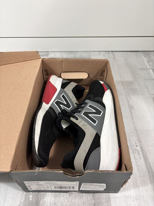 New Balance 247 42 1/2
