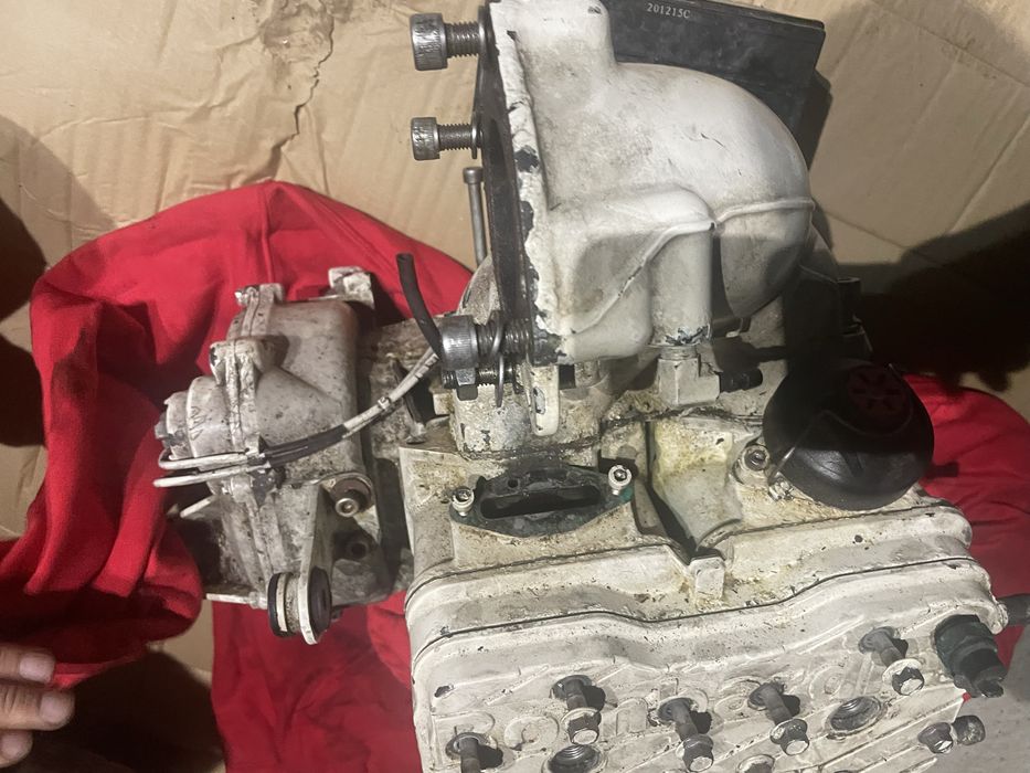 Двигател за джет на части