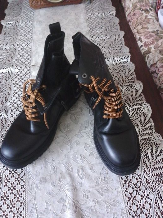 Продам мужские сапоги фирмы Кевин Кляйн