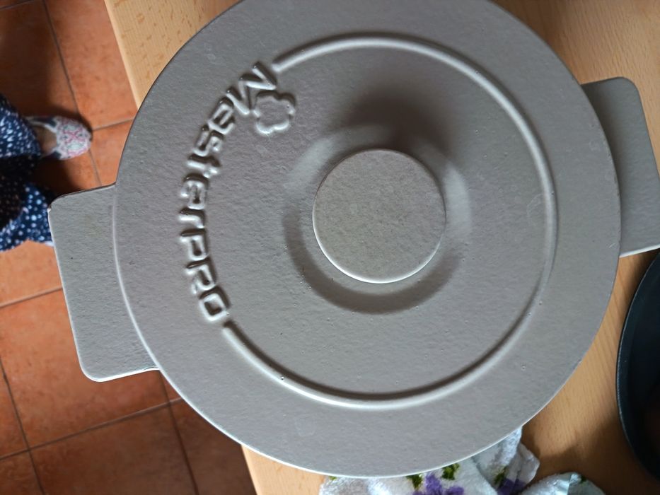 Vând oală cratiță noua