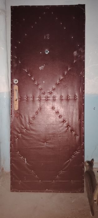 Мустахкам ёгоч эшик сотилади