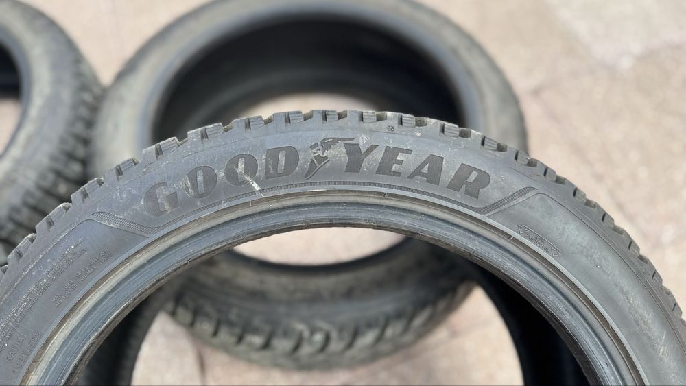 Продам комплект шин Good Year