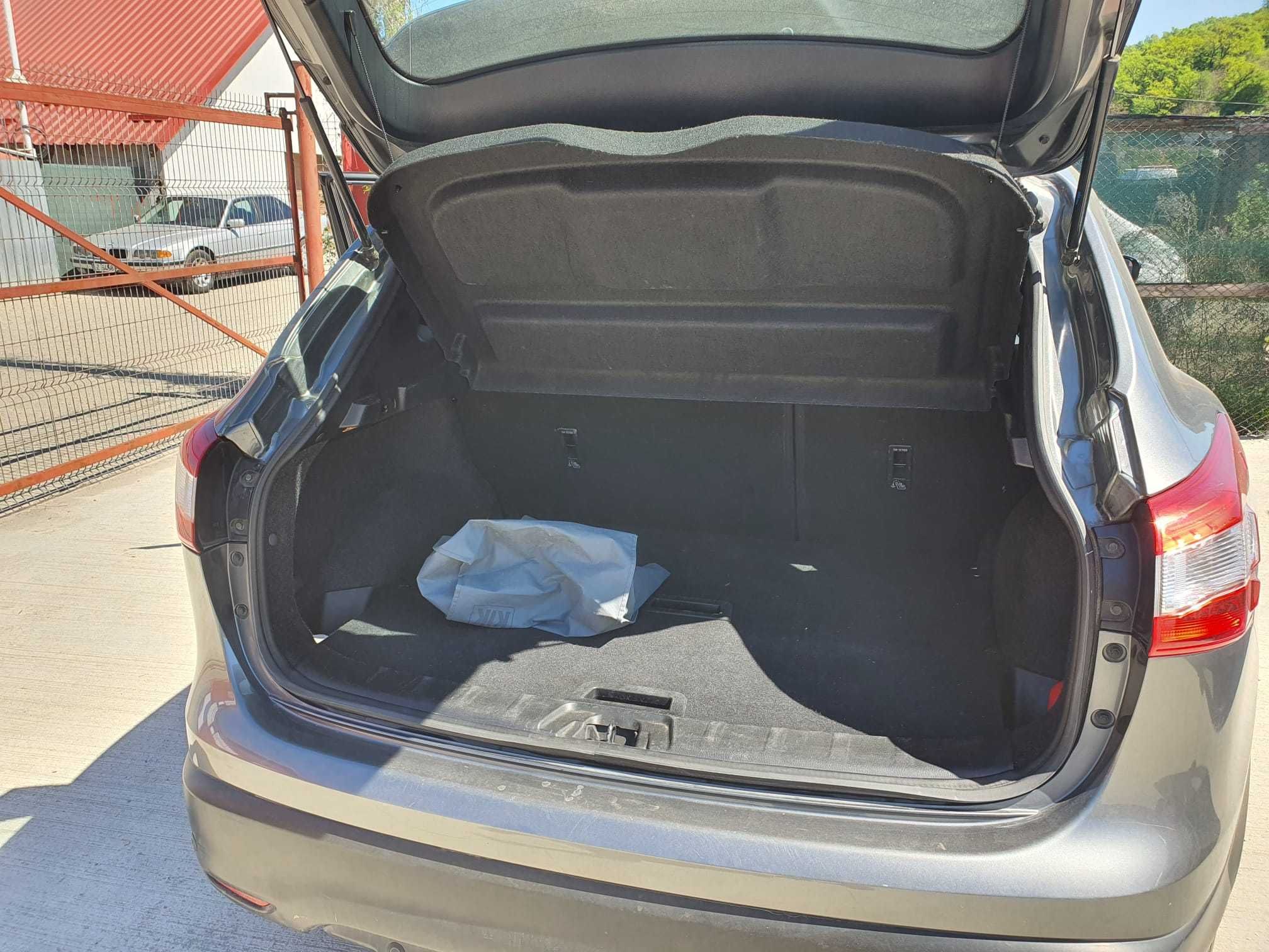 Nissan Qashqai 1.2 benzina inmatriculat
