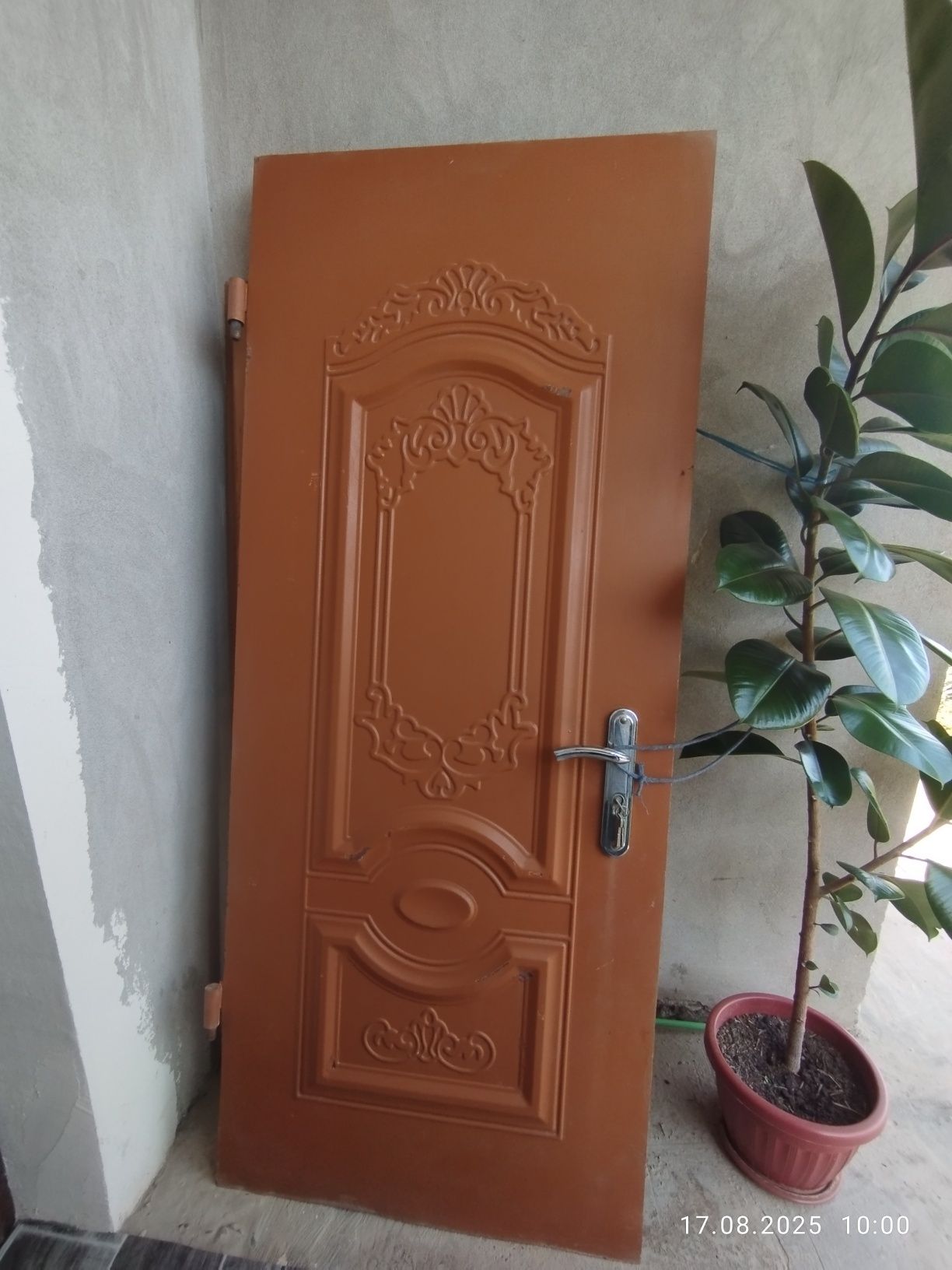 Rassiyada ishlap chiqarilgan temir eshik