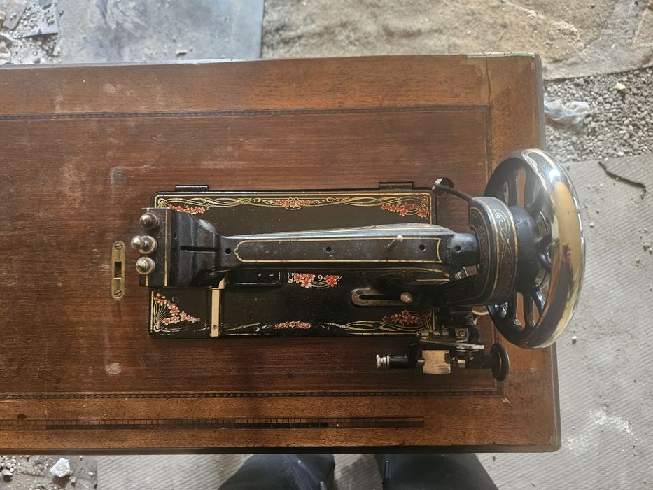 Vând mașină de cusut Gritzner germana.