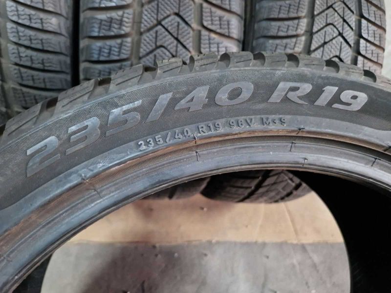 4 Pirelli R19 235/40
зимни гуми DOT2620