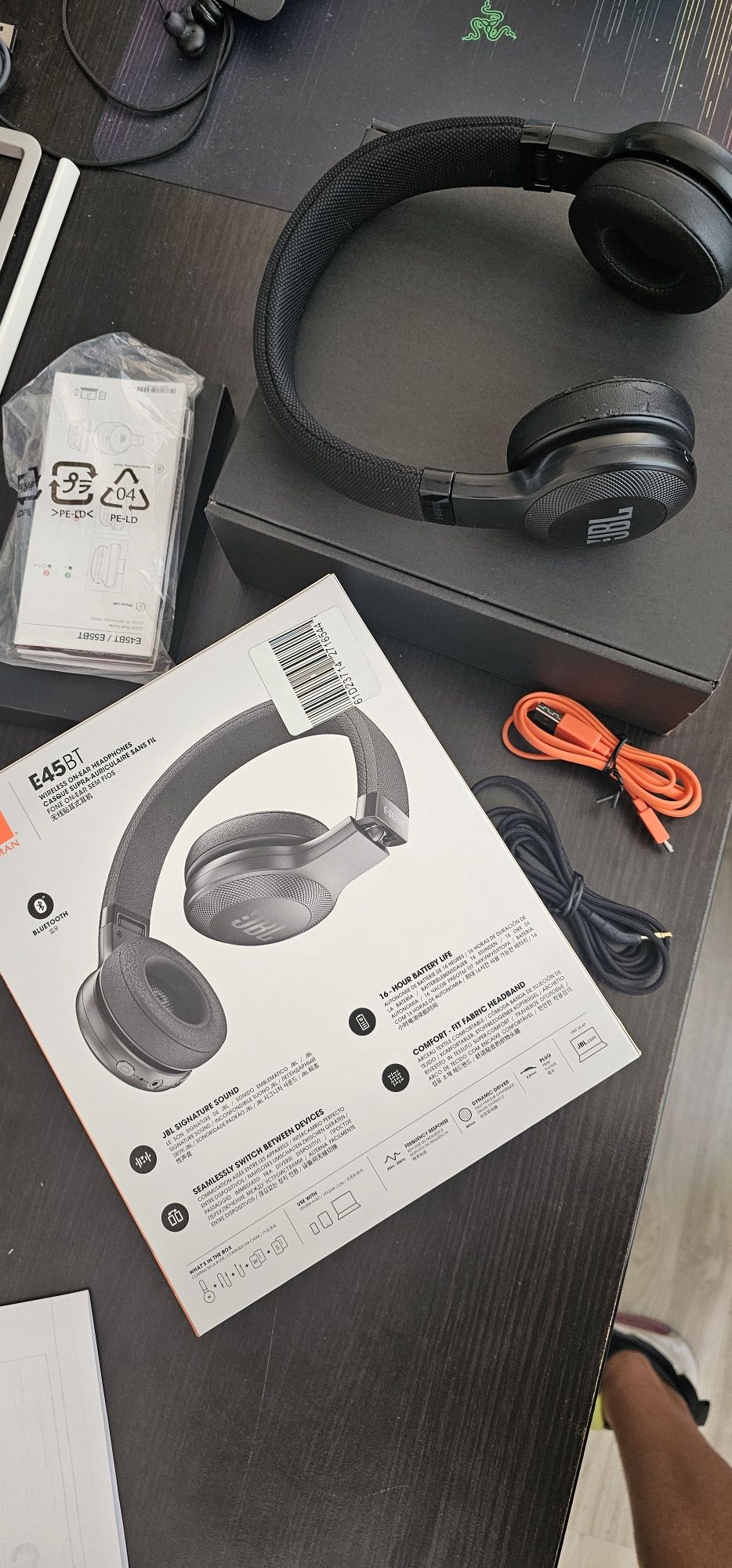 JBL E45BT Bluetooth безжични слушалки