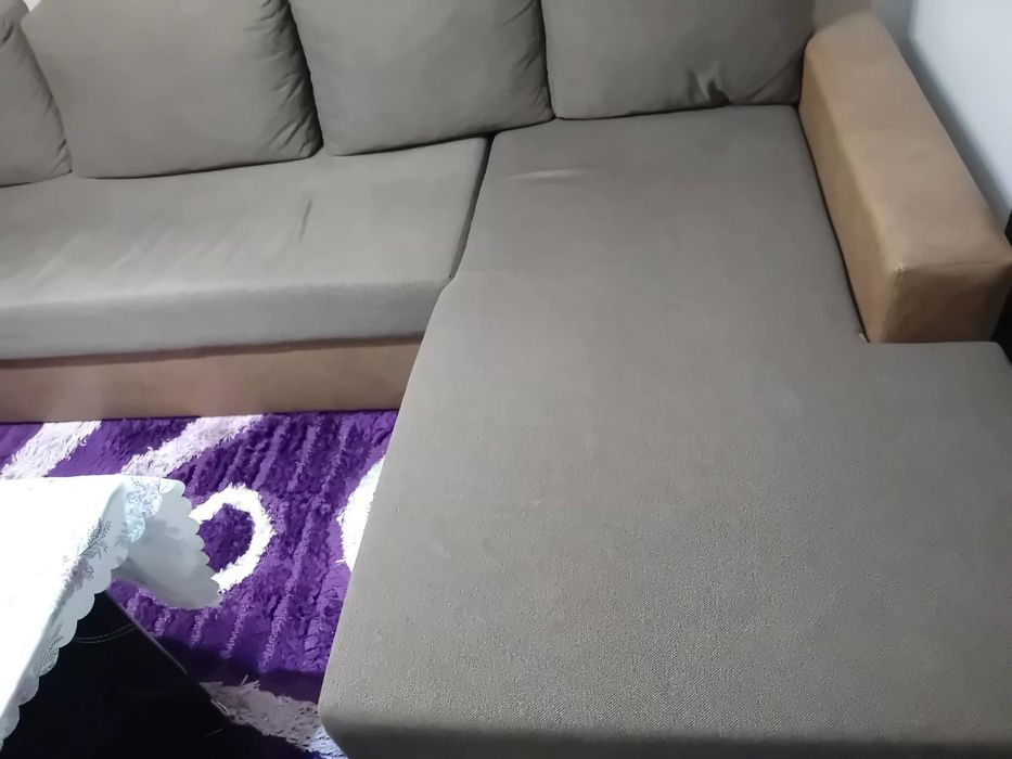 Продавам разтегателен диван в добро състояние