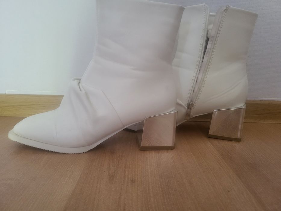 Продам женские сапожки