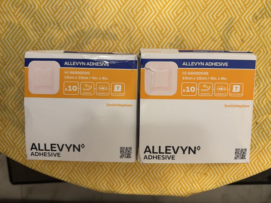 Незалепваща превръзка Allevyn Heel 10,5x13,5