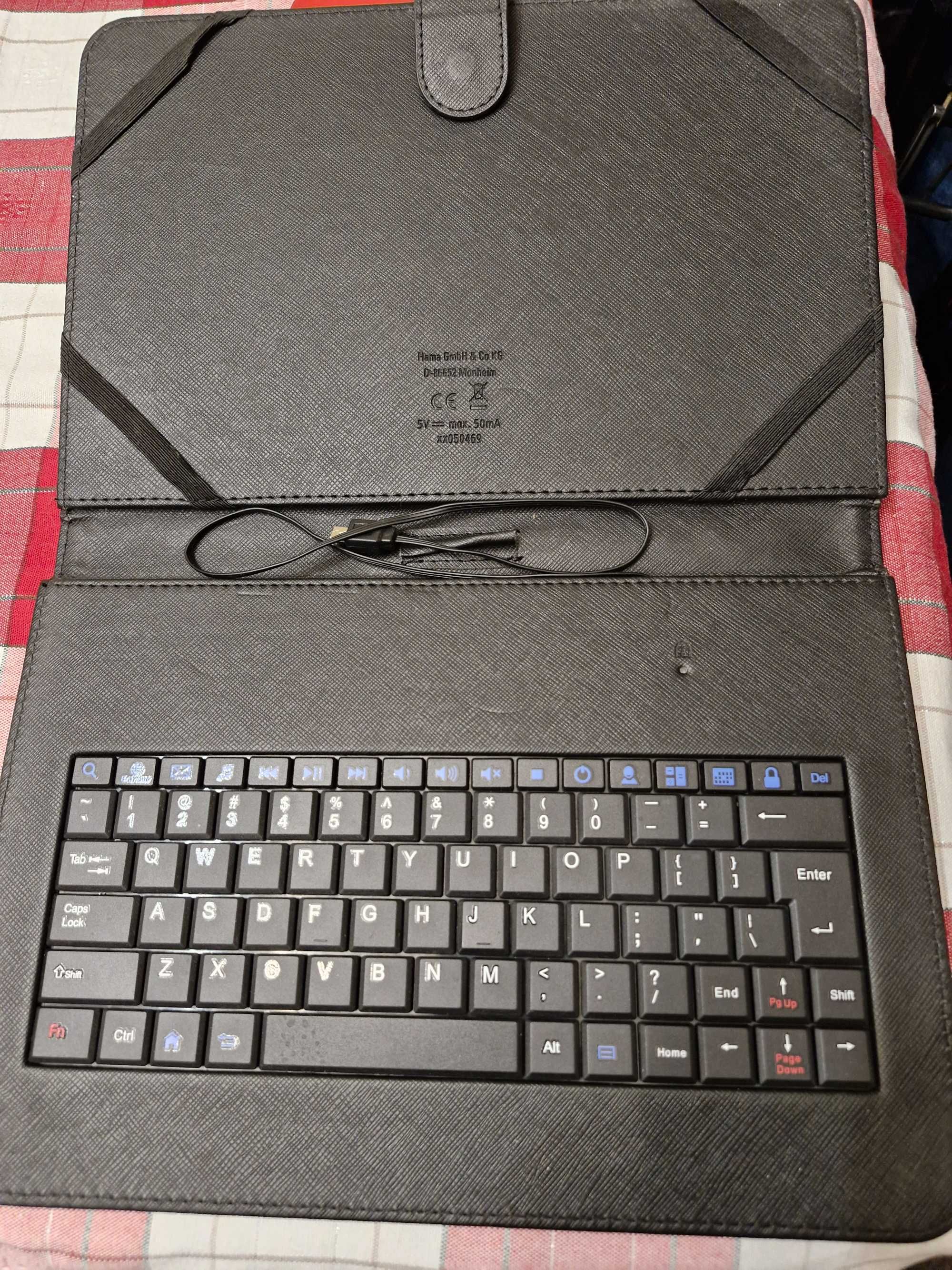 Husa cu tastatura pentru tableta