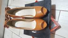Pantofi marimea 37-38 diferite modele - 100 ron 3 perechi