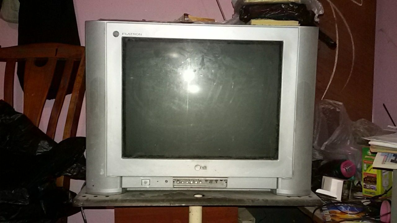 Телевизор плоский экран