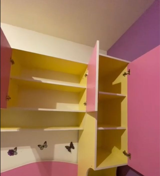 pat pentru o persoana+mobila integrata+saltea