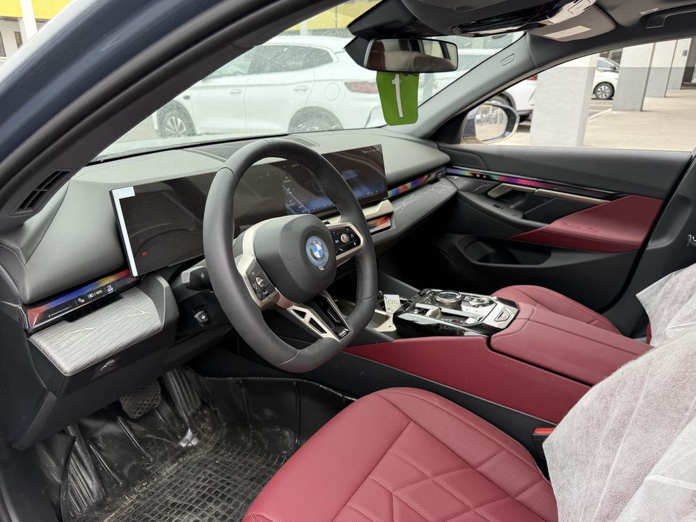 BMW i5 e-drive 35L M Full sotuvda tayyor