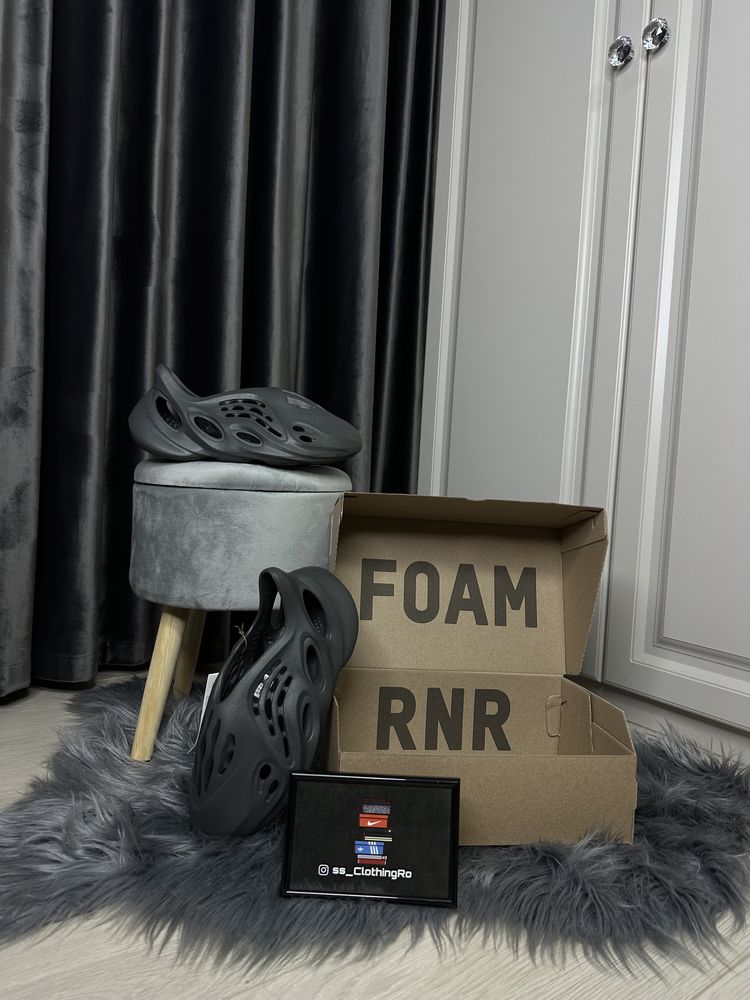 Yeezy Foam RNR 43