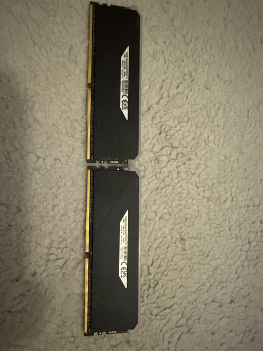 16GB RAM DDR4 cu RGB 3200mhz