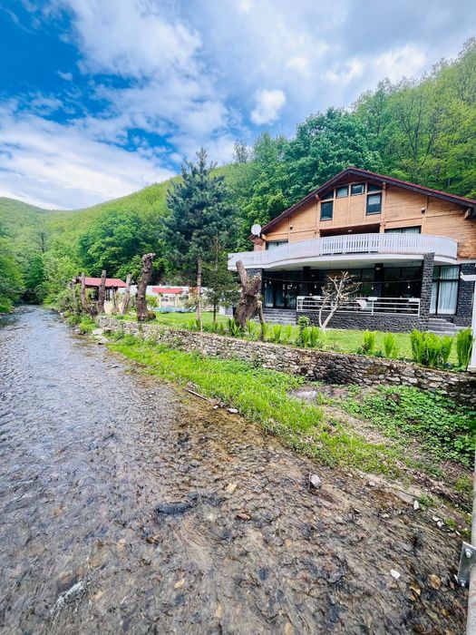[REV ocupat]Cabana de inchiriat 12 pers-CIUBAR si PISCINA (acceptam CA