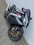 Aprillia RSV 1000 R