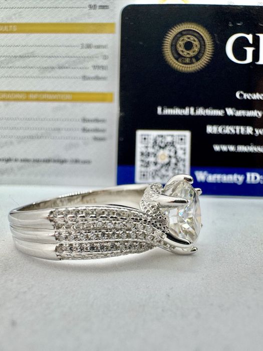 Сребърен пръстен с мойсанит (Диамант) 3 карата