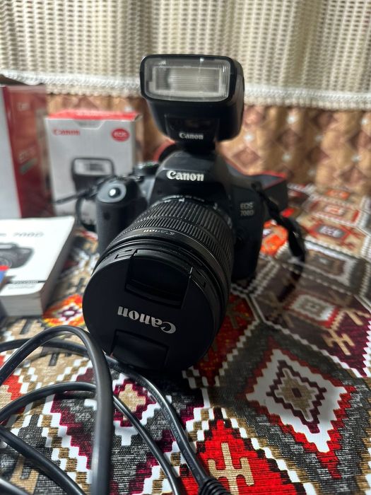 Сonon 700D зеркальный фотоаппарат