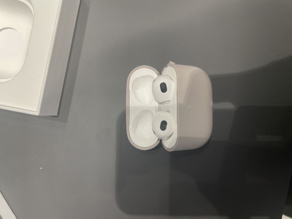 Airpods 3 продам срочно