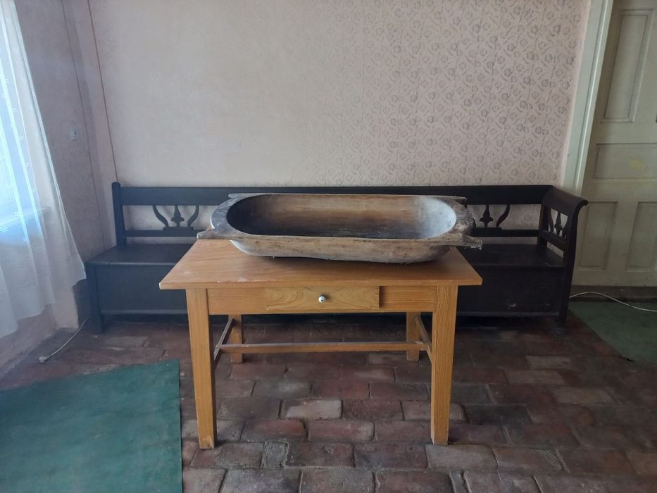 Vând mobilier vechi de la tara